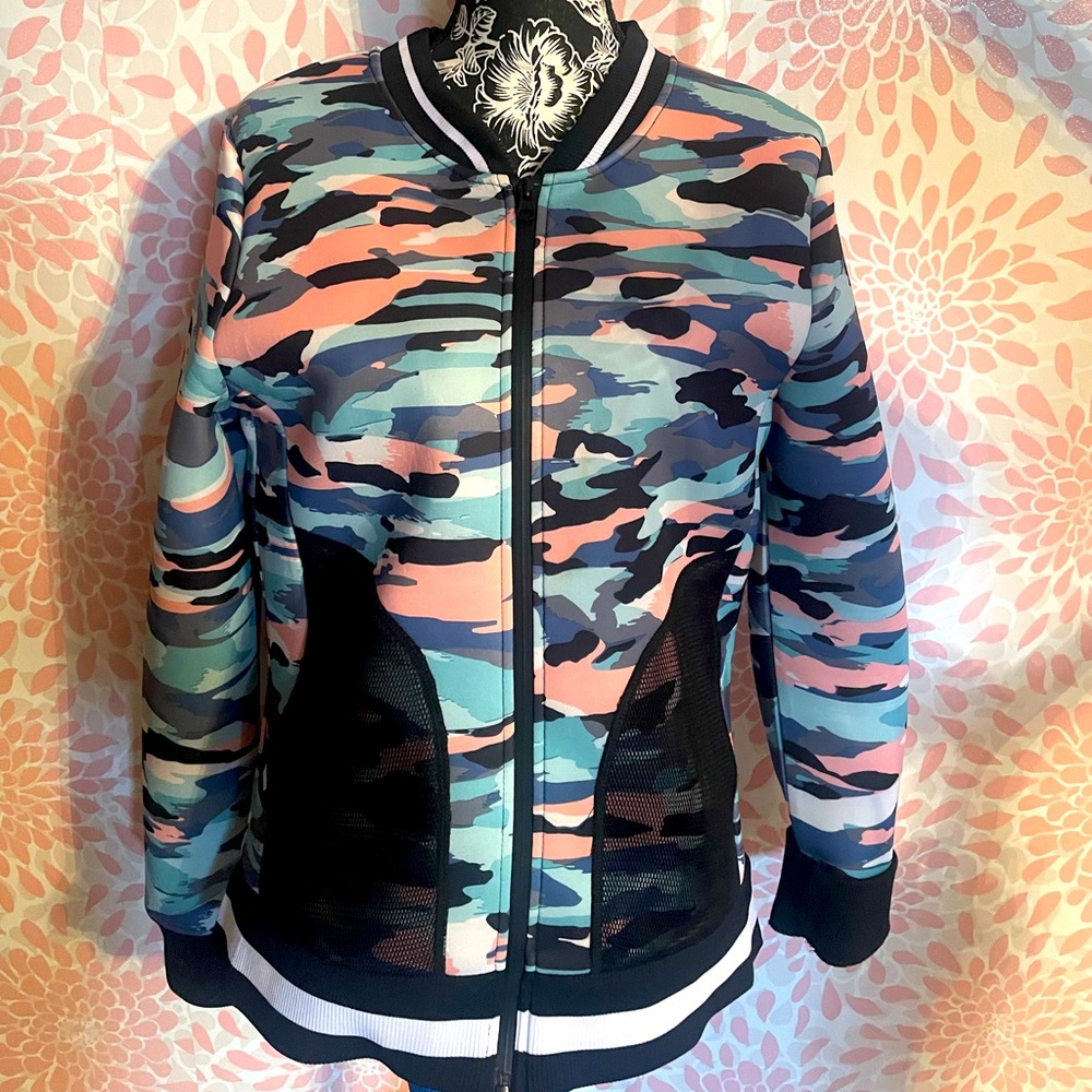 C & C California Neoprene, “lady-camouflage” jacket
